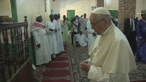 Bergolio-worship-mecca-2015-00