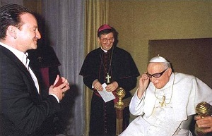 ИП2 благословляет рок-звезду Боно JP2_Pussy_300_3.jpg